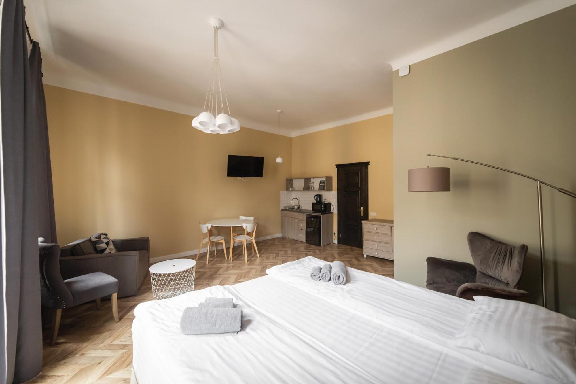 Apartments Justlvivit At The Rynok Square Lviv Exterior foto
